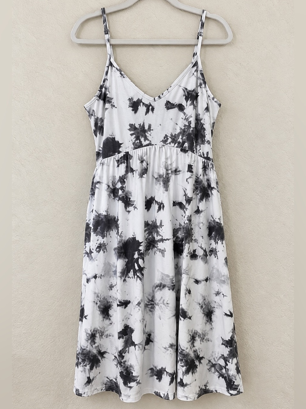 Tie-Dye Spaghetti Strap Dress x